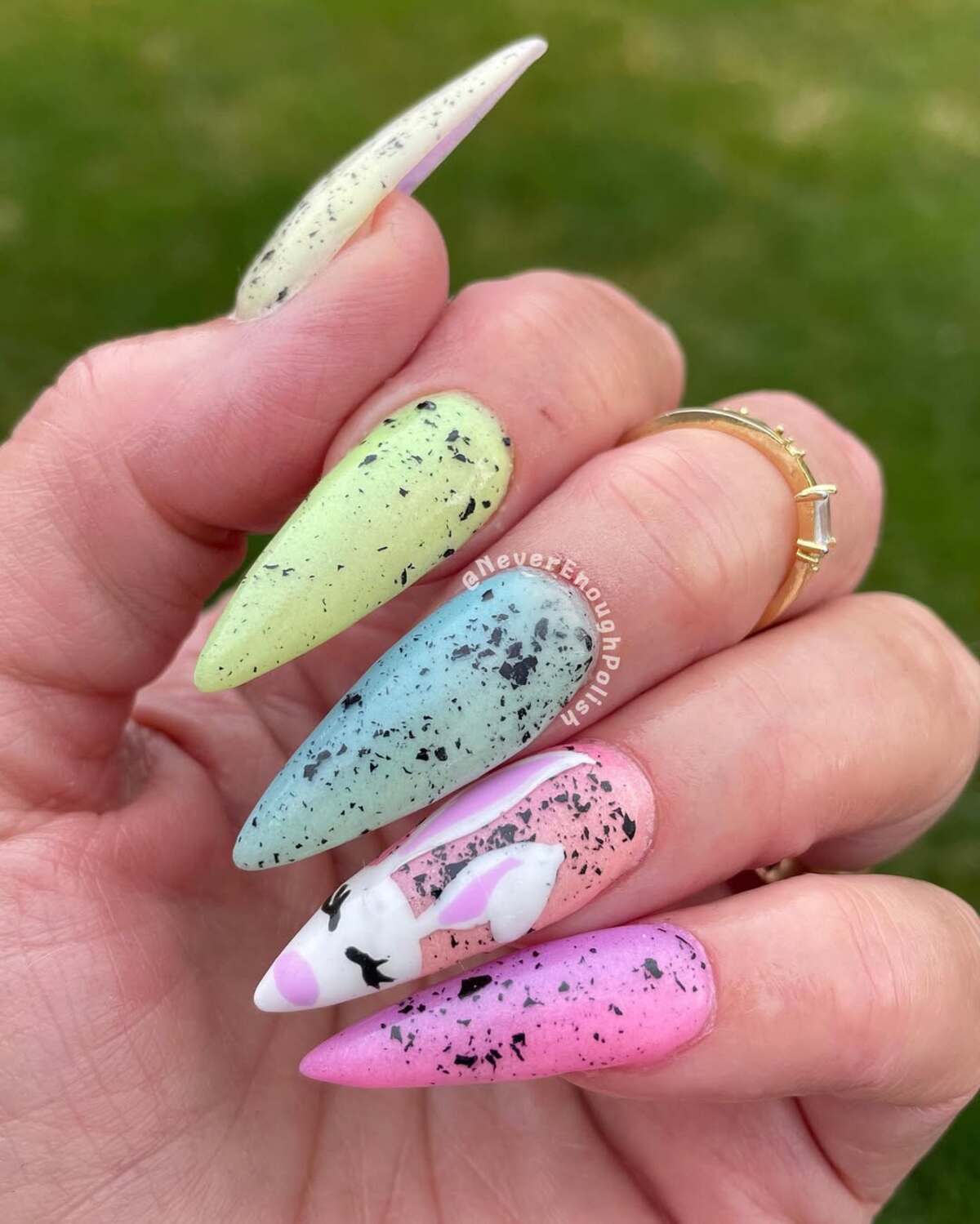 16. Speckled Pastel Bunny Nail Art
