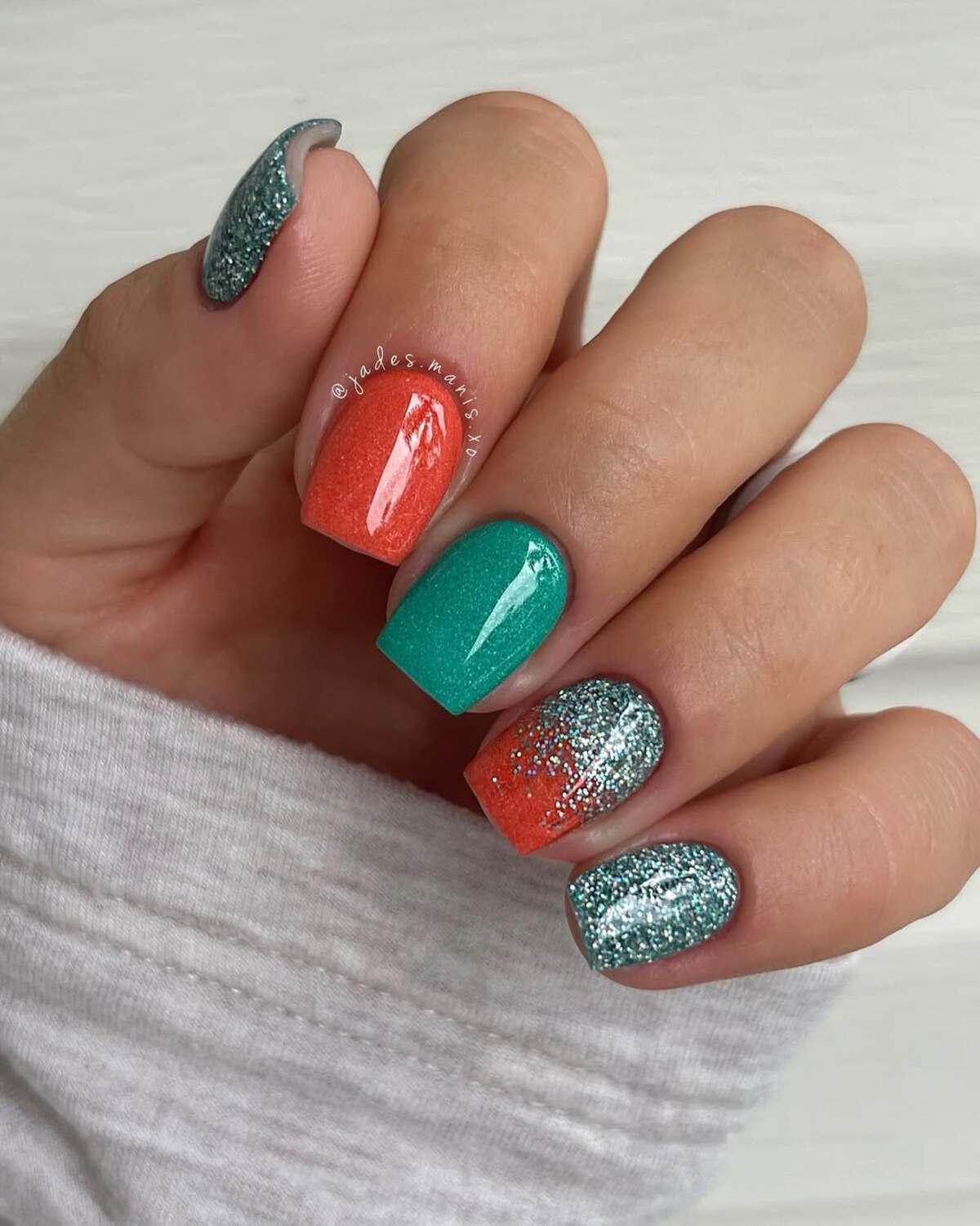 19. Glitter-Filled Coral and Mint Ombré