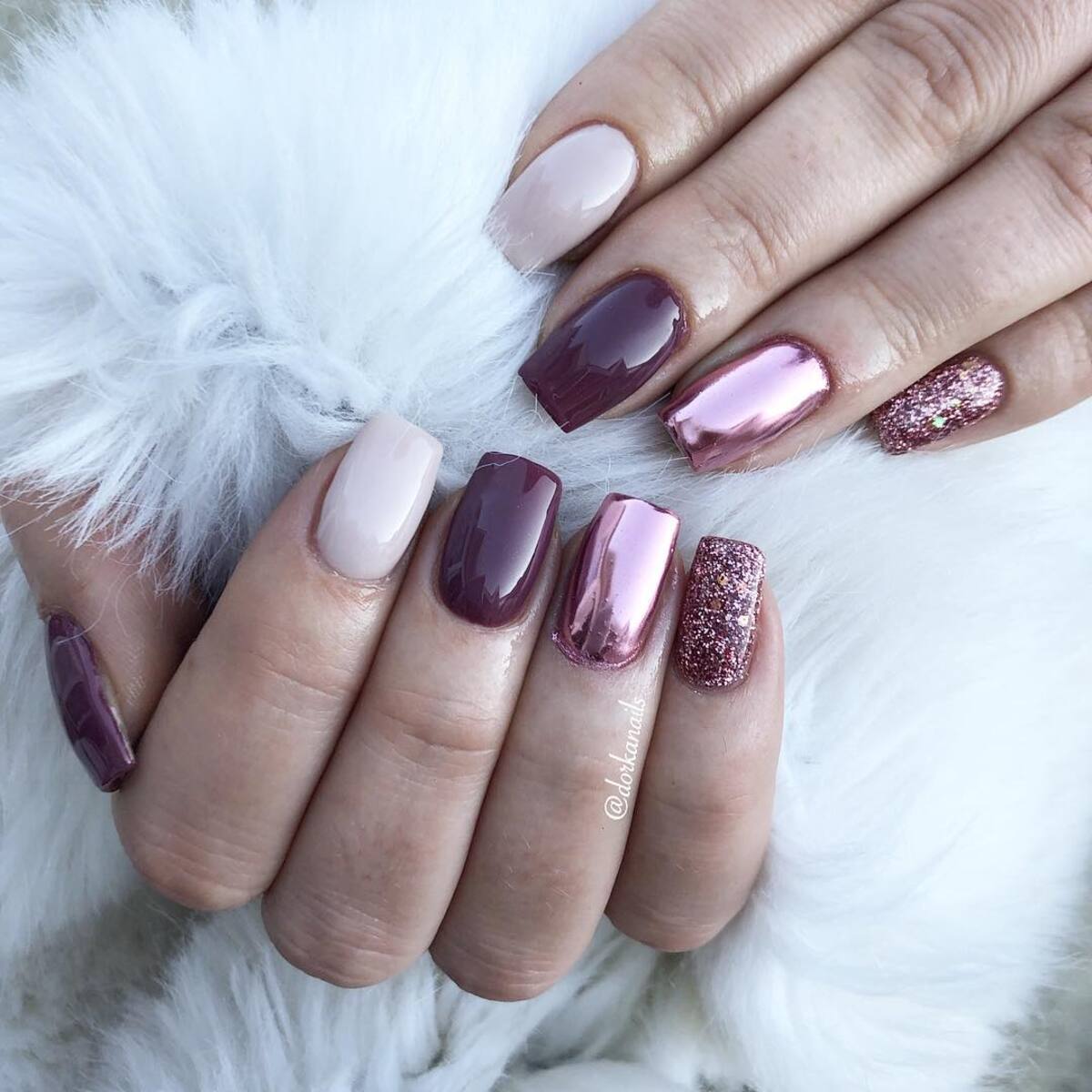 13. Mauve and Rose Gold Mix-and-Match Nails