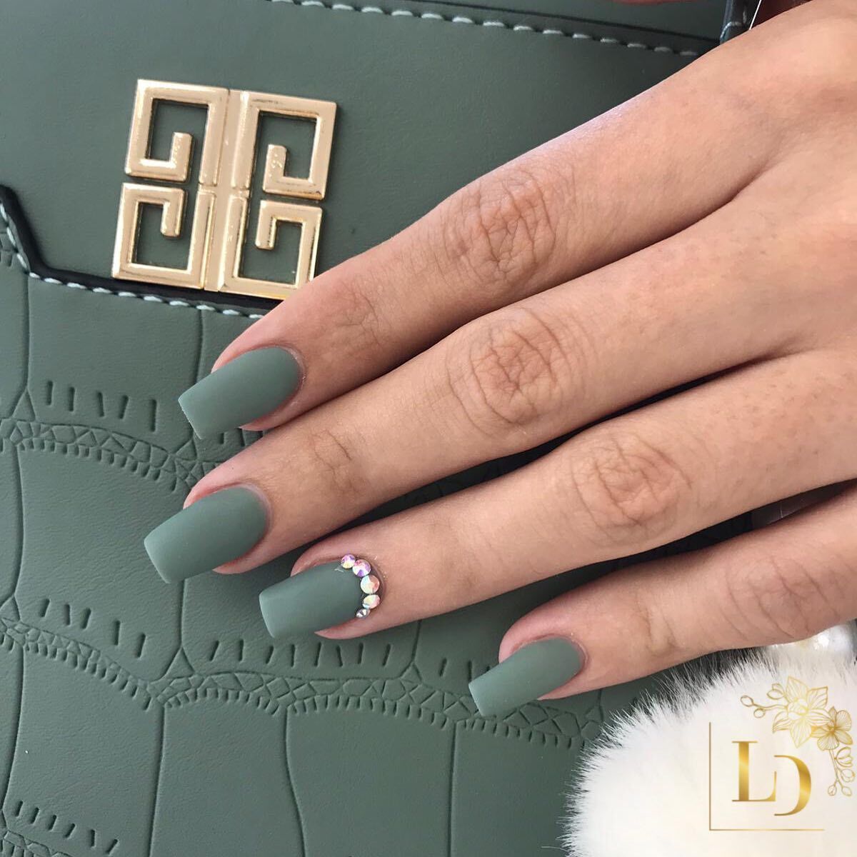 5. Sophisticated Sage With a Touch of Sparkle