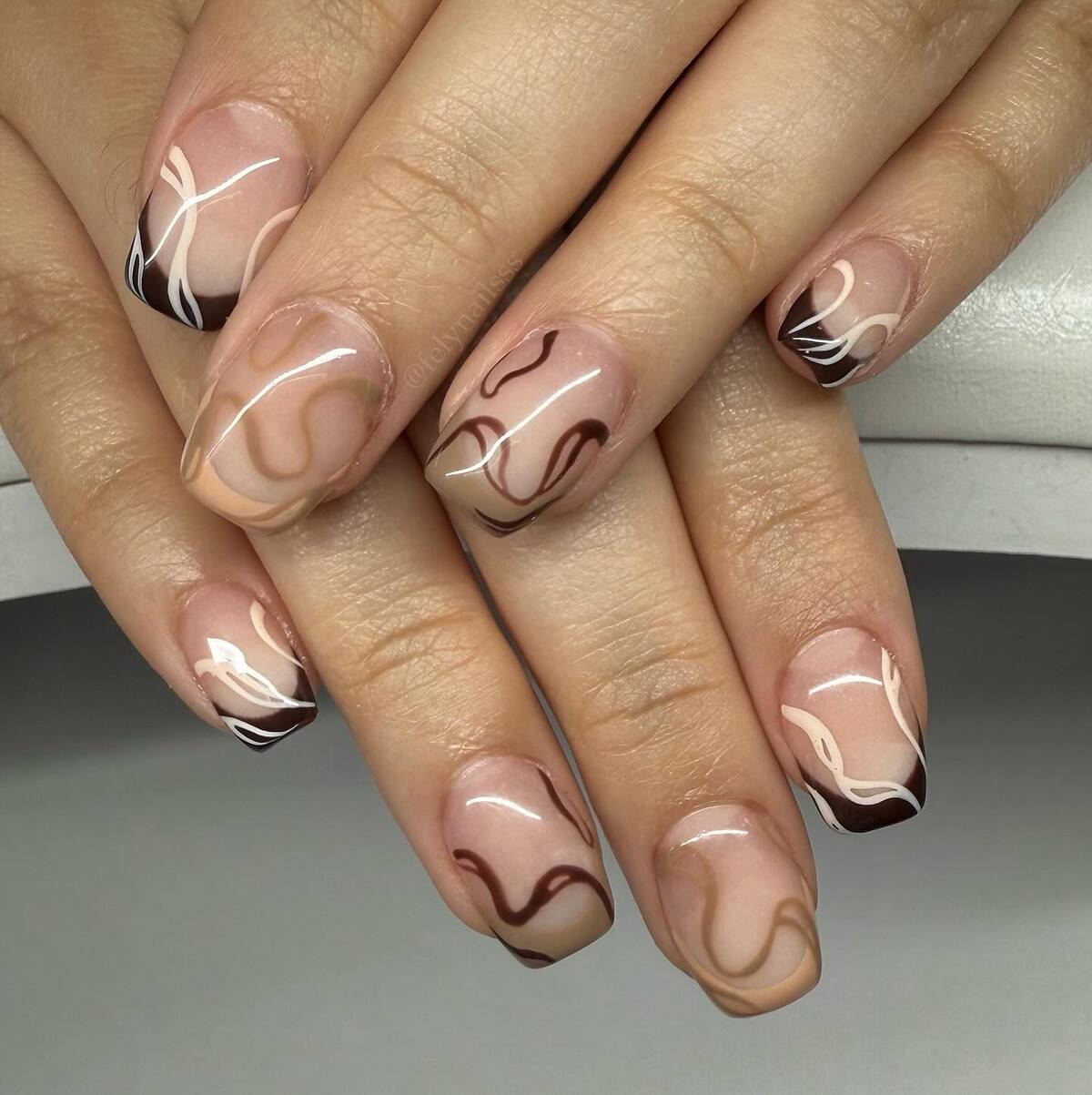 6. Earthy Swirls for a Modern Fall Statement