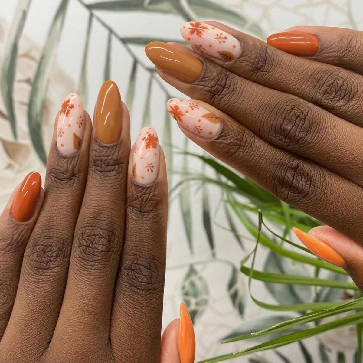 16. Autumn Floral Accents in Soft Pumpkin Tones