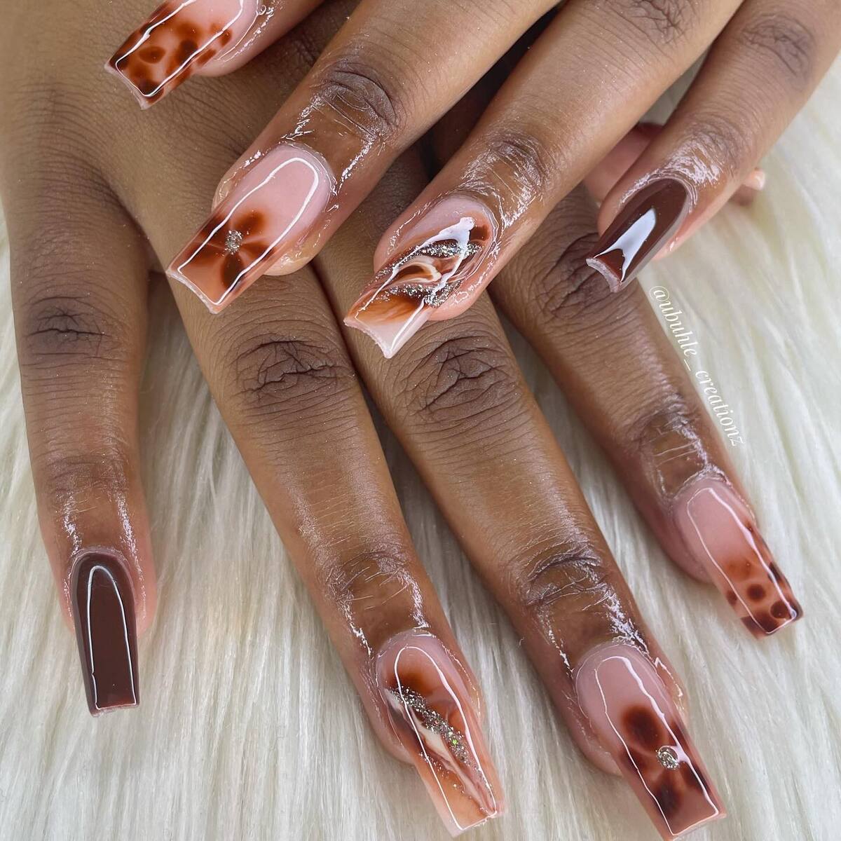 20. Tortoiseshell Glam with Mocha Marble