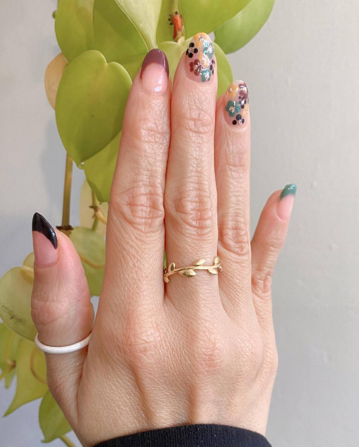 23. Moody Blooms and Multicolor Tips