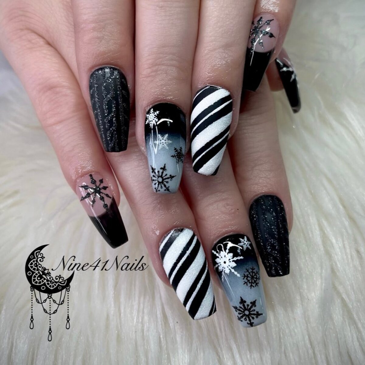 11. Frosty Christmas Snowflake Nails