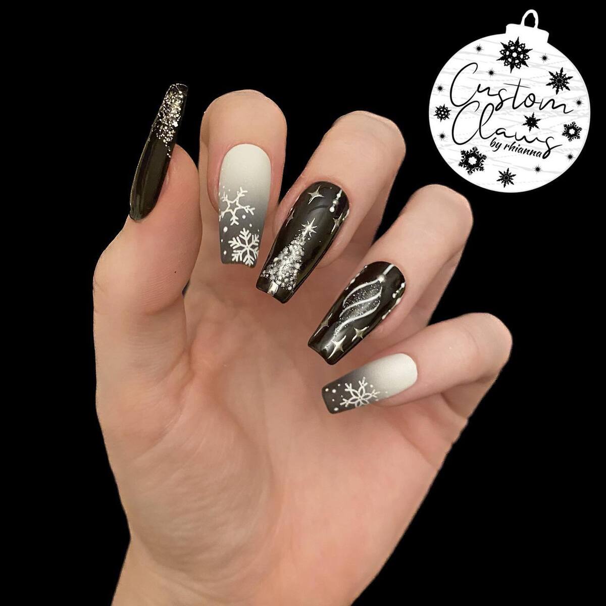 20, Sparkling Black and White Christmas Nails