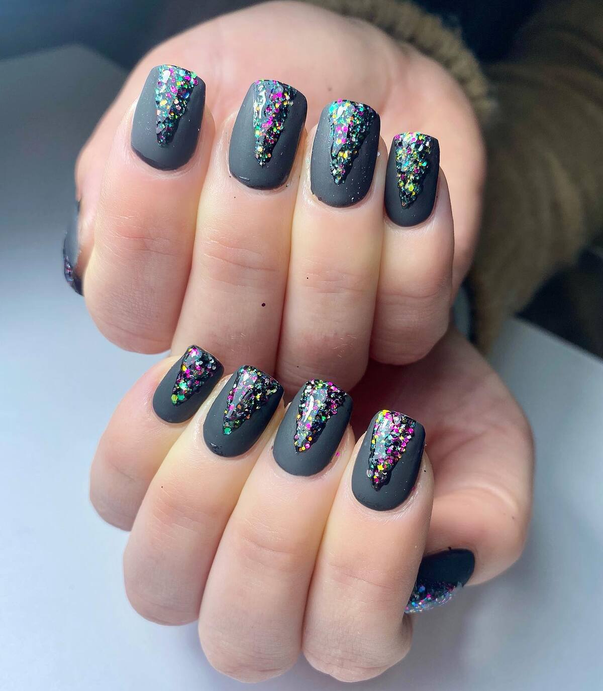 21, Festive Glitter Christmas Tree Nails