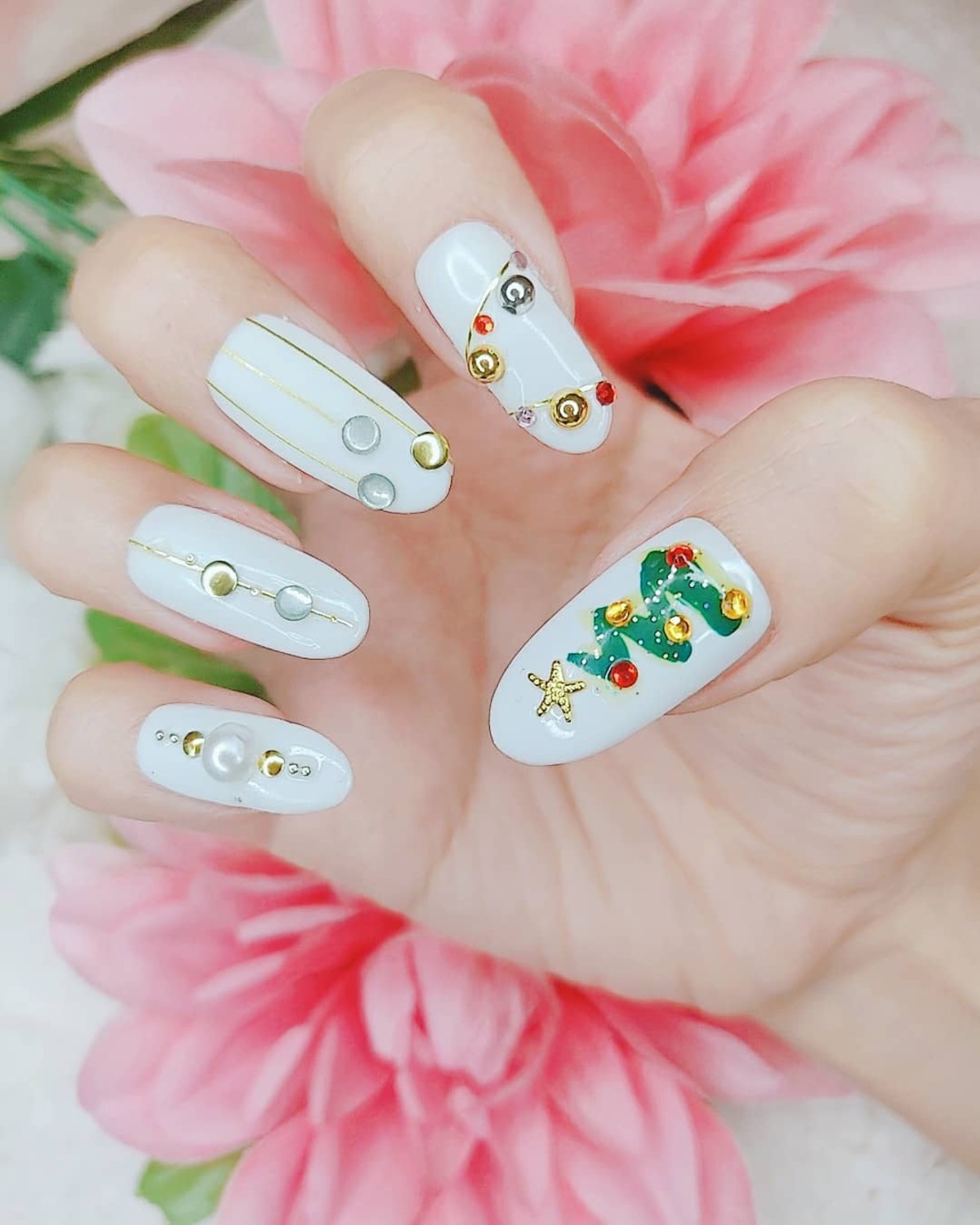 21. Festive Christmas Tree and Bauble Nails