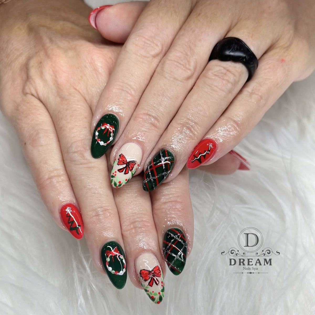 18. Festive Bows and Holiday Plaid