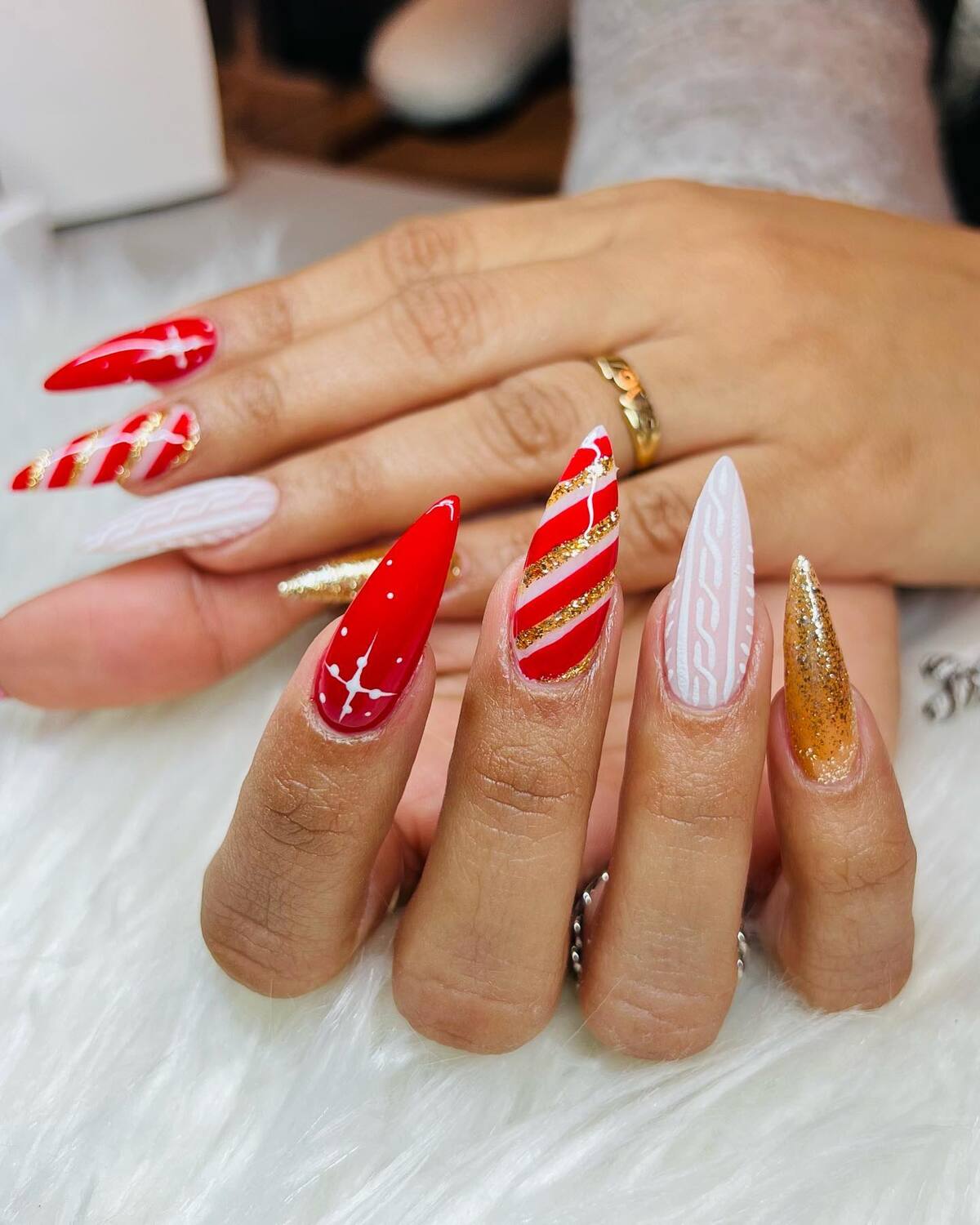 22. Red, White & Gold Christmas Nails