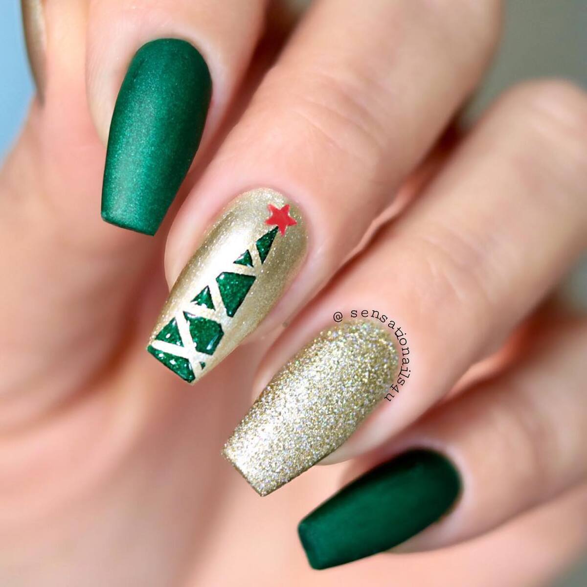 28. Green & Gold Christmas Tree Nails