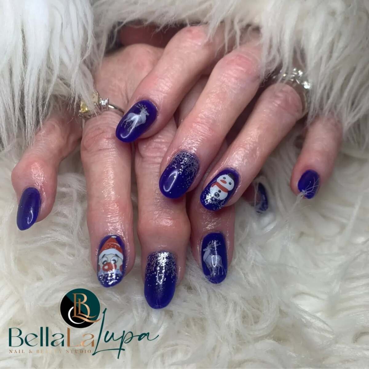 11. Snowy Night Christmas Acrylic Nails