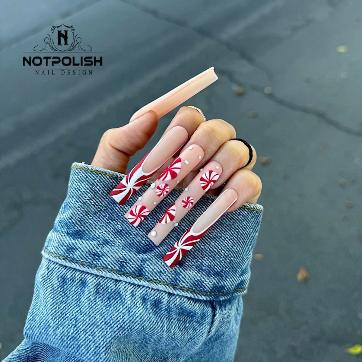 23. Sweet Christmas Peppermint Styl