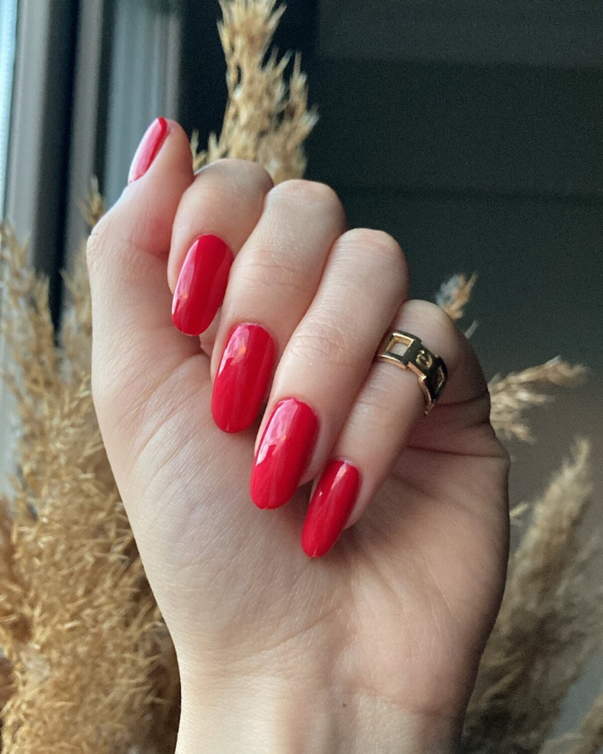 20. Classic Crimson Allure