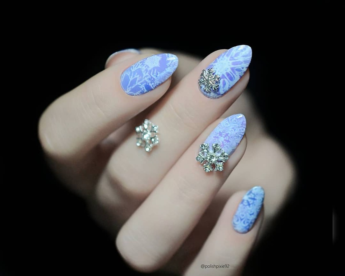 19. Icy Blue Crystal Snowflakes