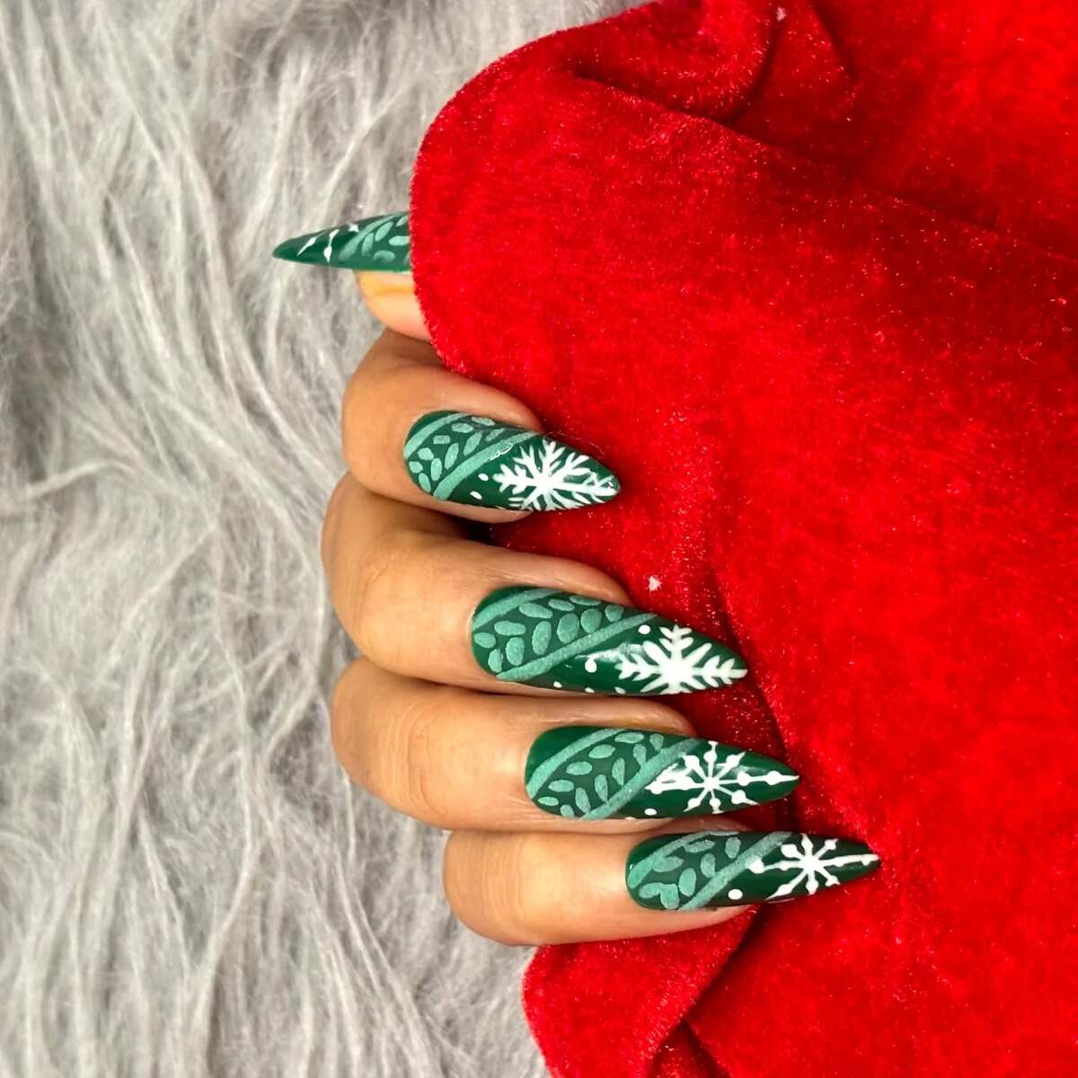 15. Nordic Green Snowflake with Cozy Knit Texture