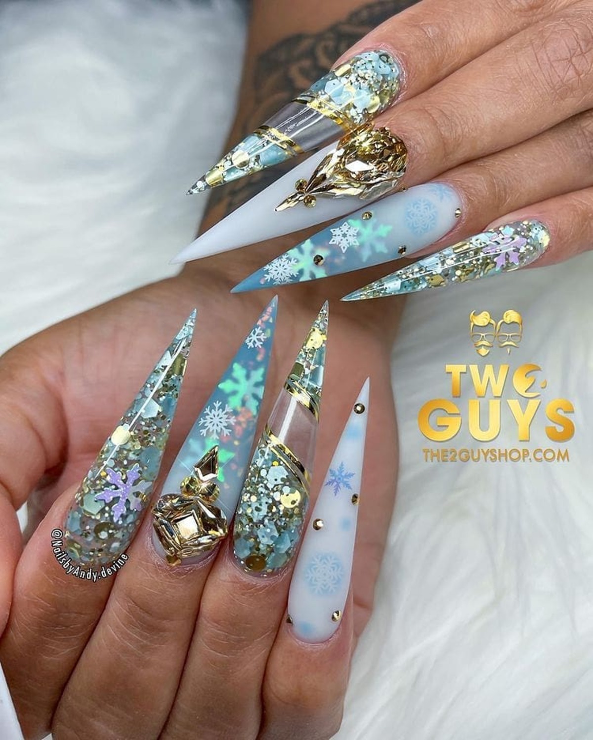 18. Golden Frost Luxe Stiletto Nails
