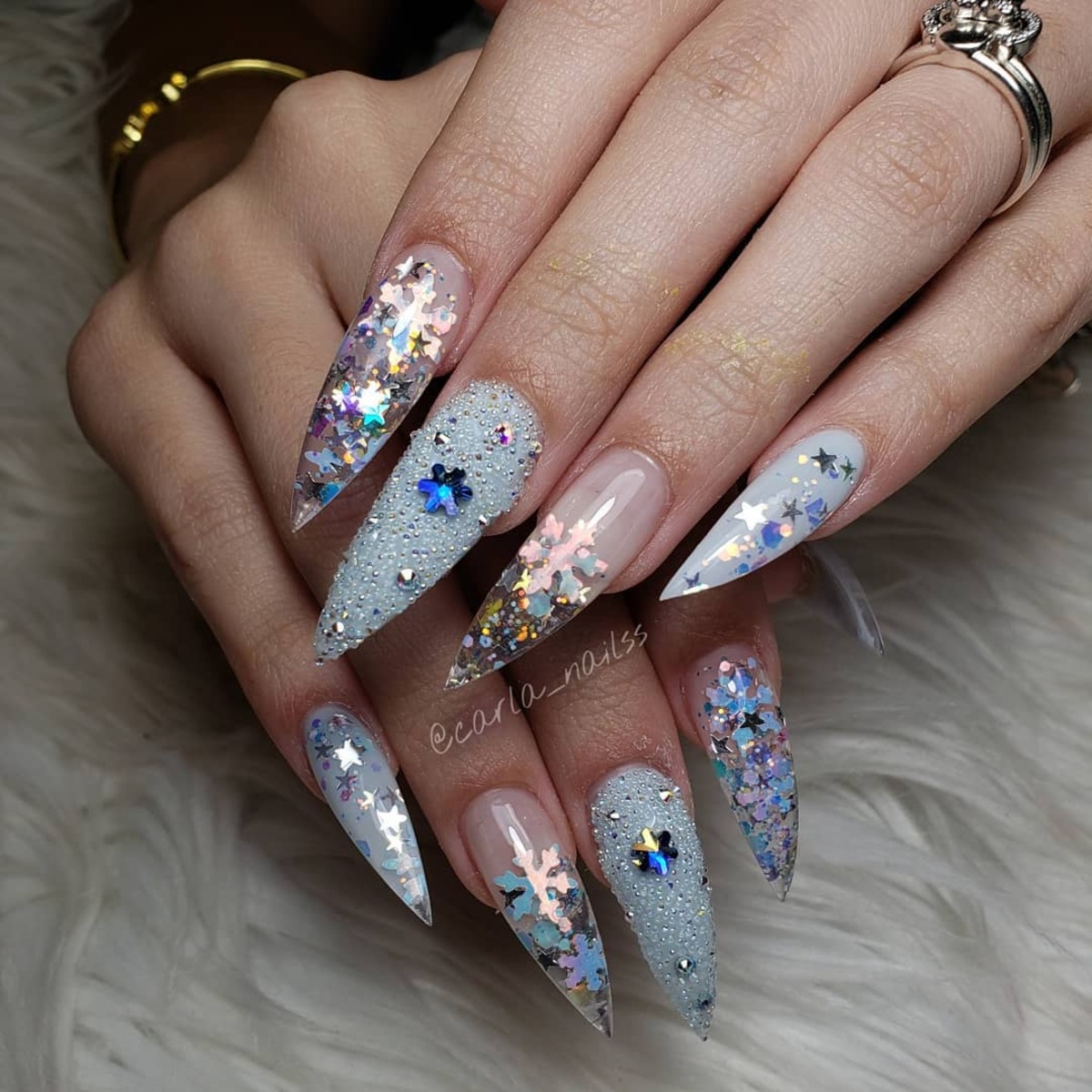 22. Frosted Starry Nails