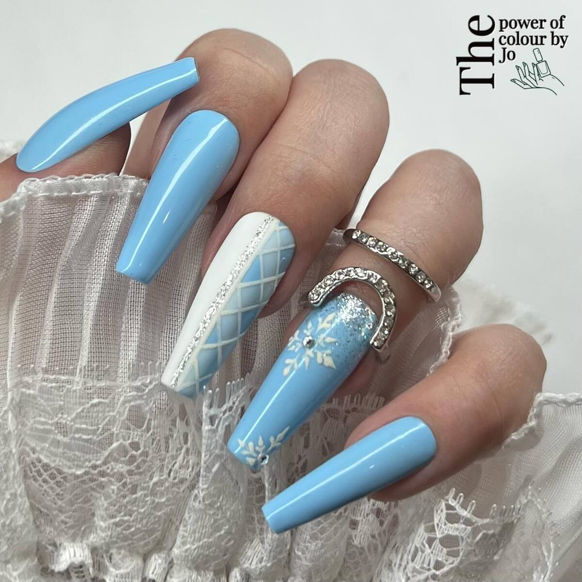 13. Winter Lace Elegance