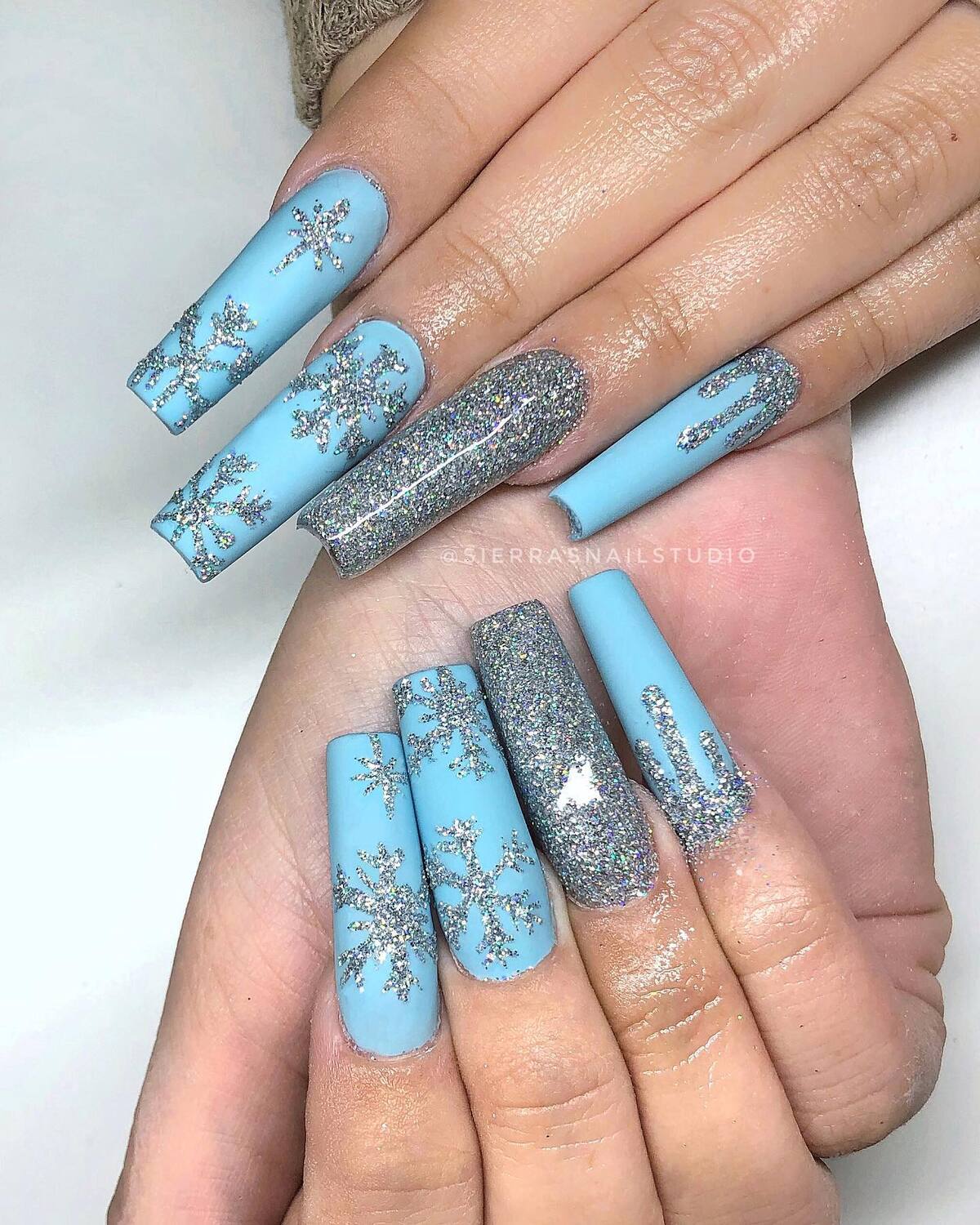 24. Glittering Snowflake Glam